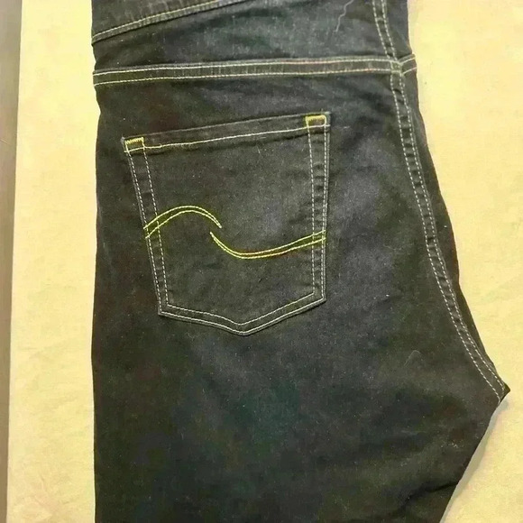 Size 32/16Levi’s Signature Pull-on pants Jeans
32” inseam - Picture 5 of 7